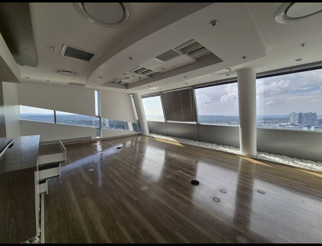 521M² OFFICE TO LET IN SANDHURST